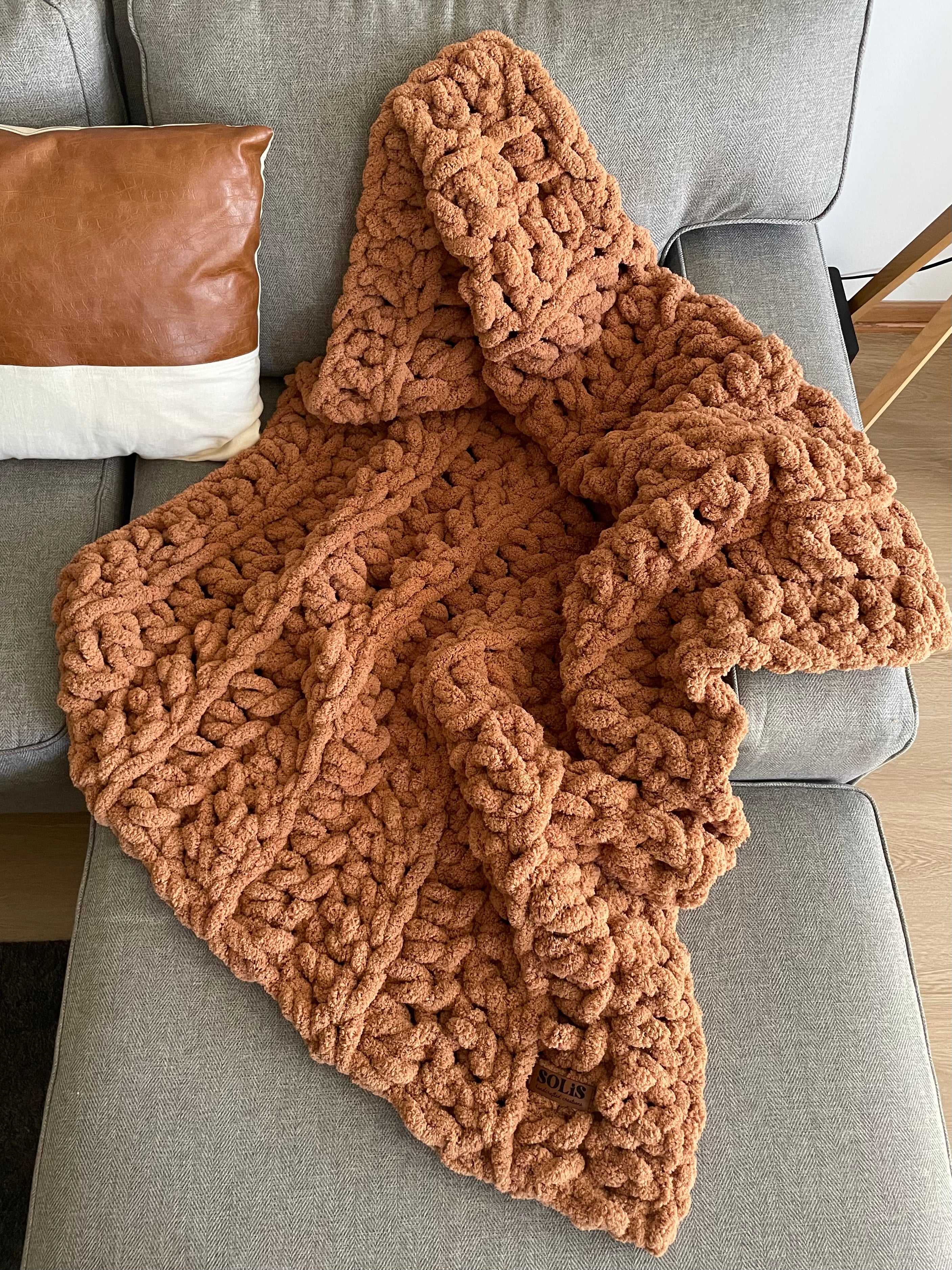 Chunky Finger-Knit Throw Blanket