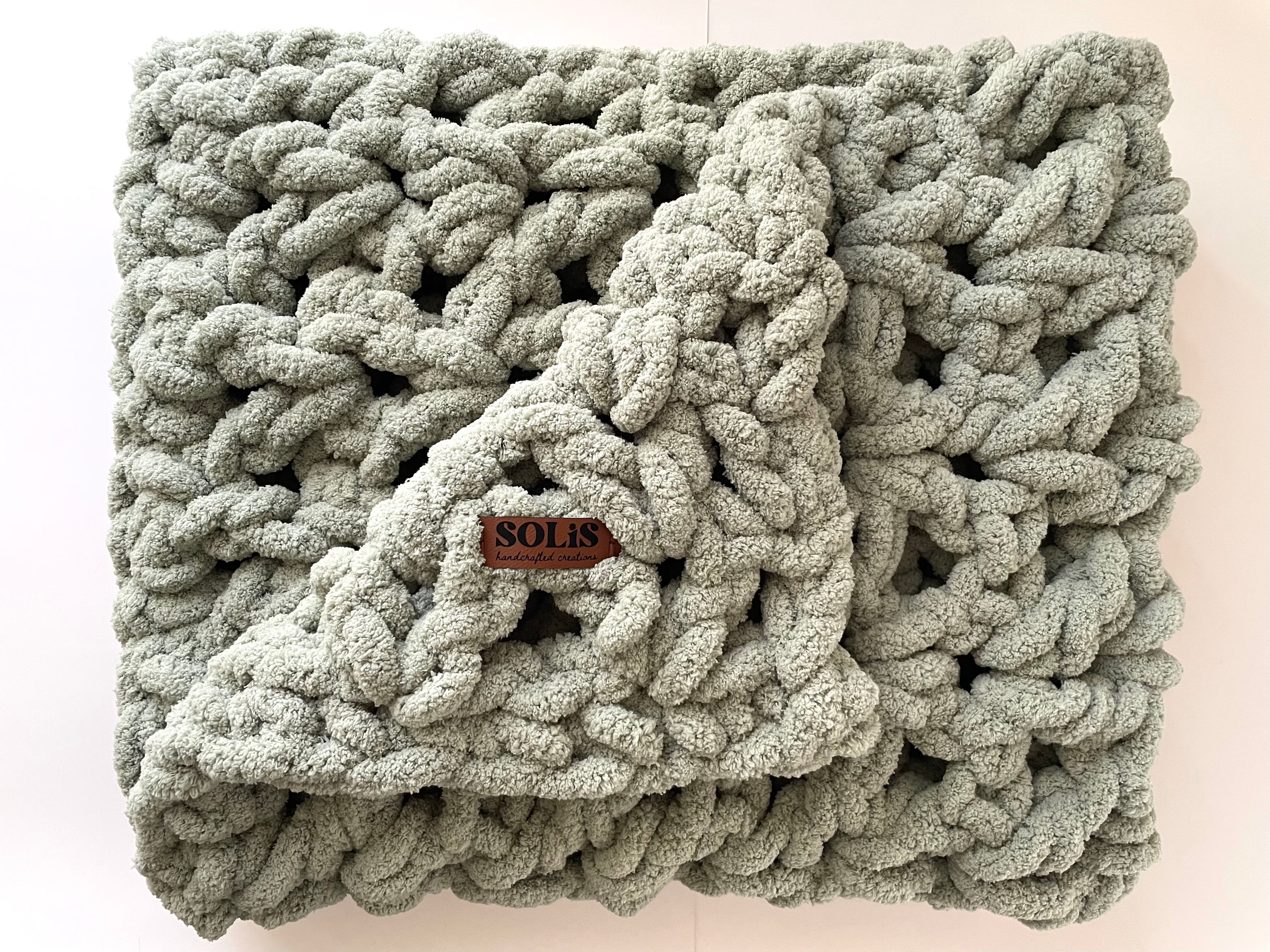 Chunky Finger-Knit Throw Blanket