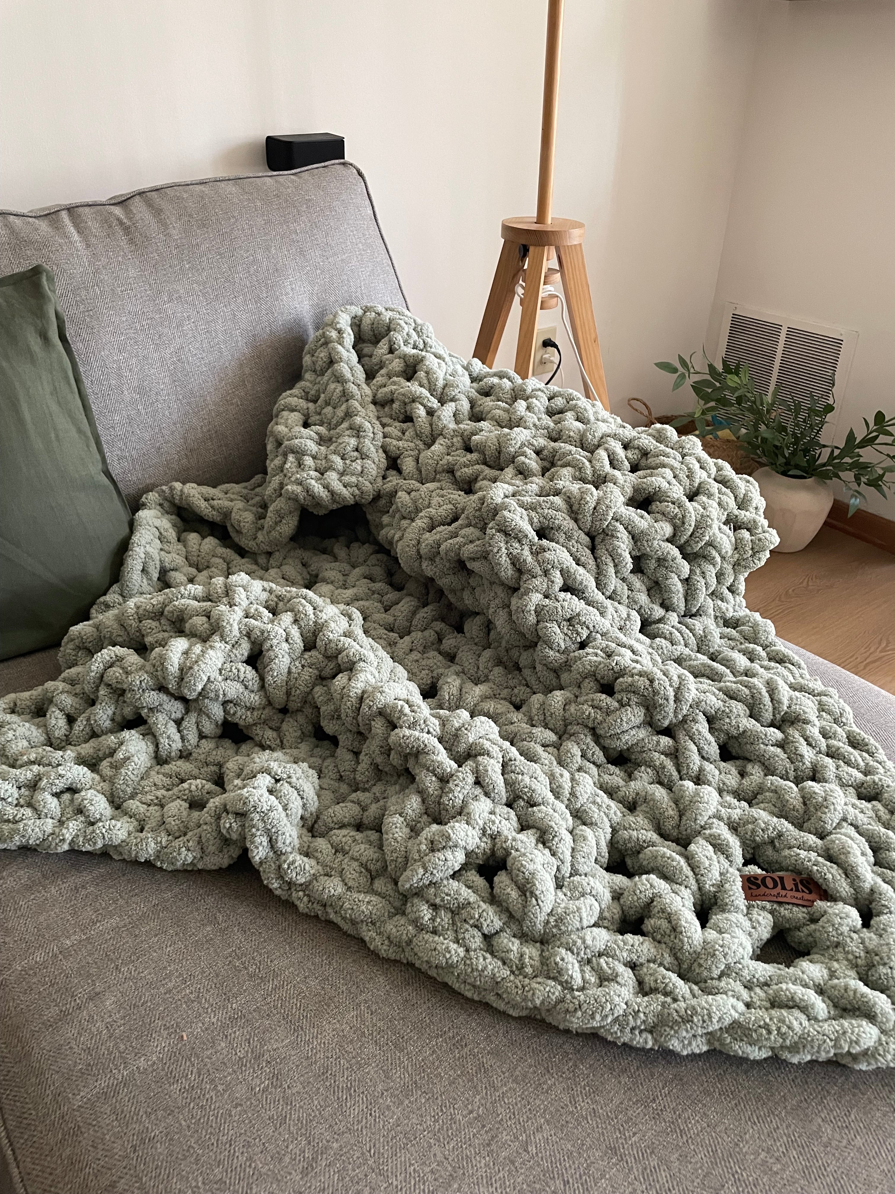 Chunky Finger-Knit Throw Blanket