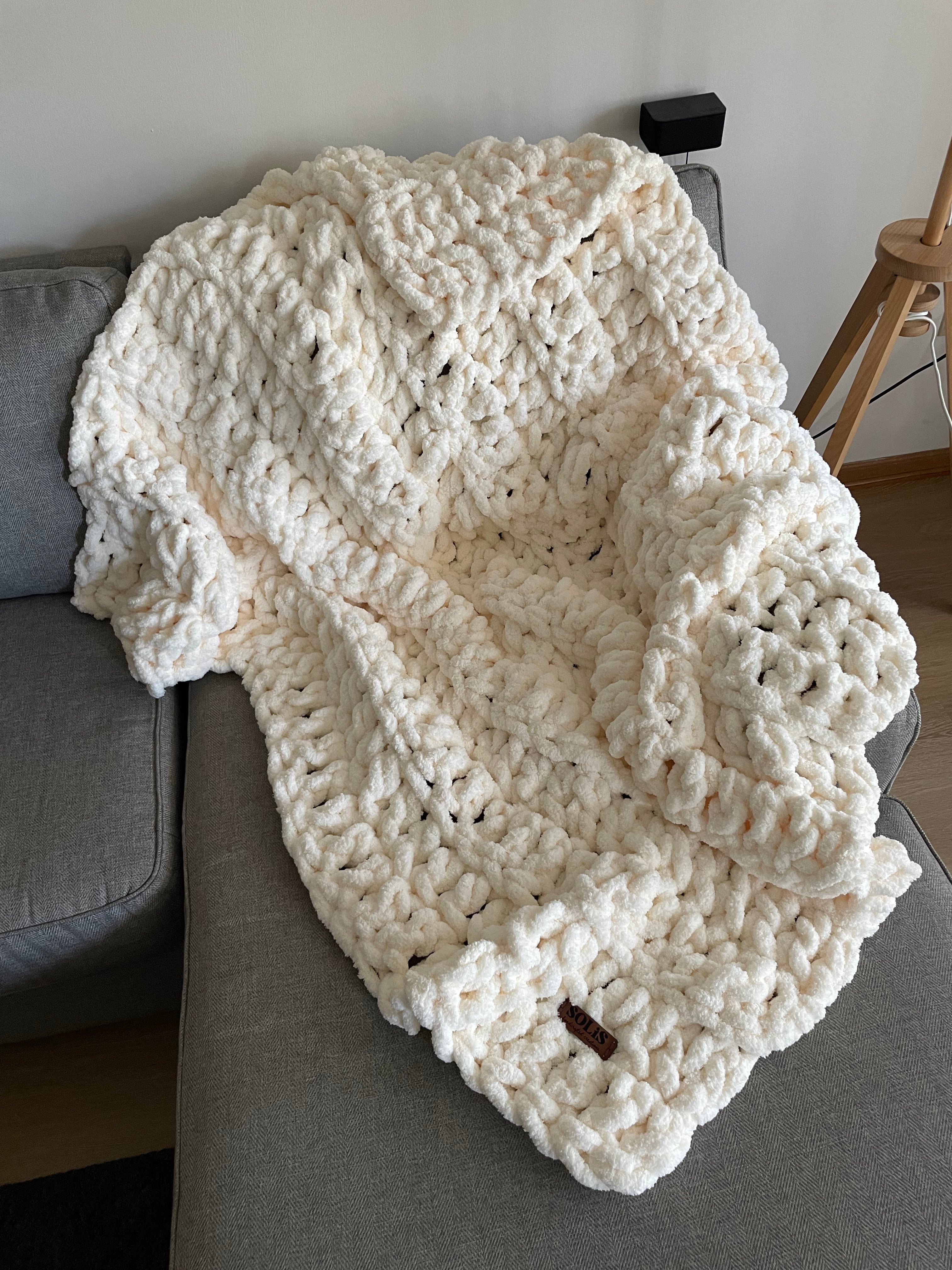 Chunky Finger-Knit Throw Blanket